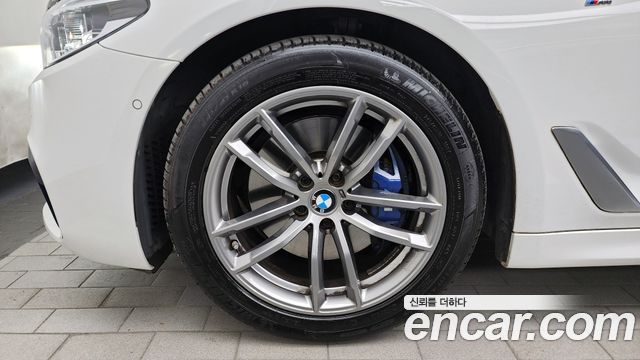 BMW 5-Series 2018 — photo 5