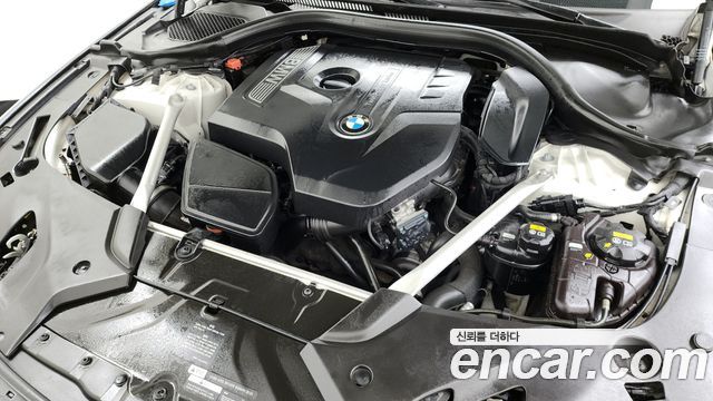 BMW 5-Series 2018 — photo 6