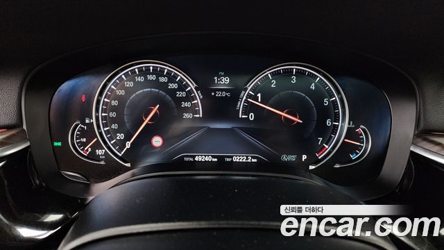 BMW 5-Series 2018 — photo 11