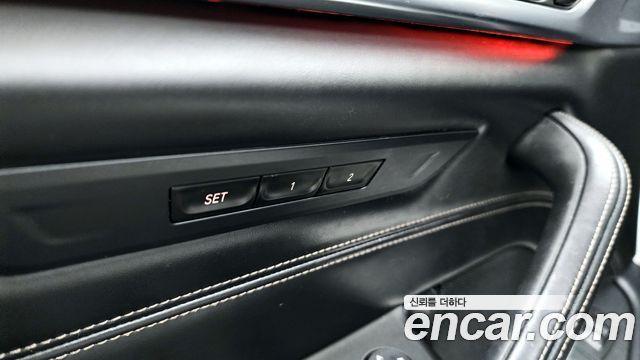 BMW 5-Series 2018 — photo 29