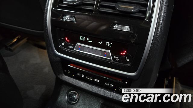 BMW X7 2019 — photo 32