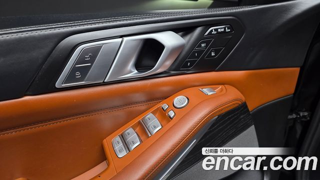 BMW X7 2019 — photo 35