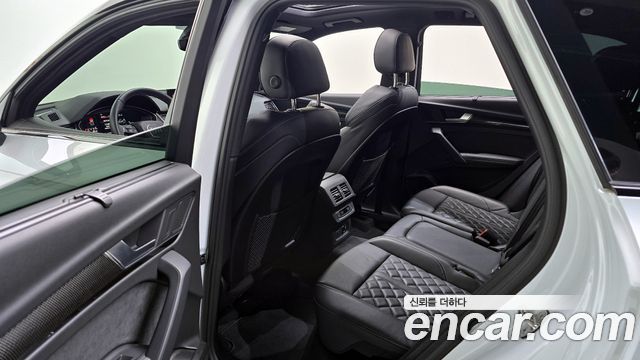 Audi SQ5 2023 — photo 12