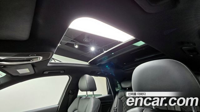 Audi SQ5 2023 — photo 17