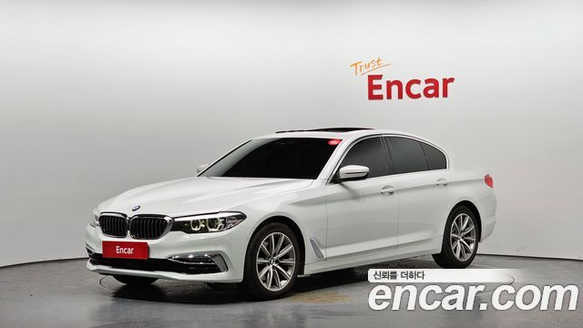 BMW 5-Series 2019 — photo 1