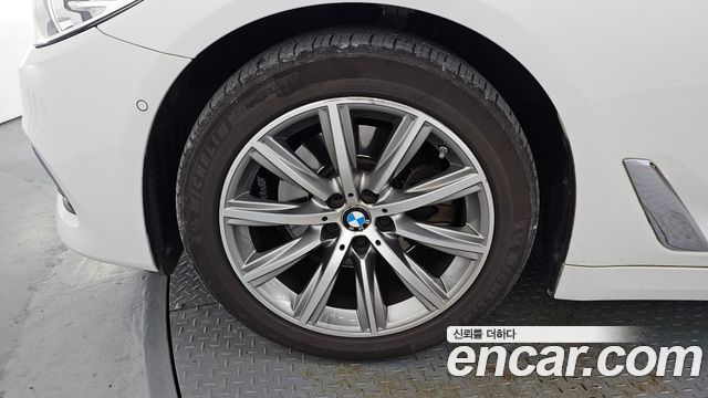 BMW 5-Series 2019 — photo 5