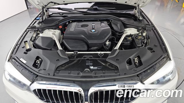 BMW 5-Series 2019 — photo 6