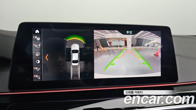 BMW 5-Series 2019 — photo 14