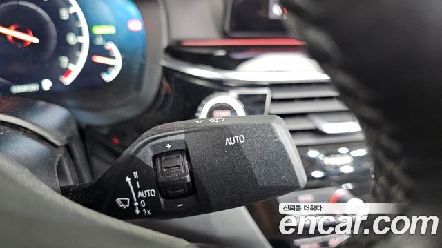BMW 5-Series 2019 — photo 19
