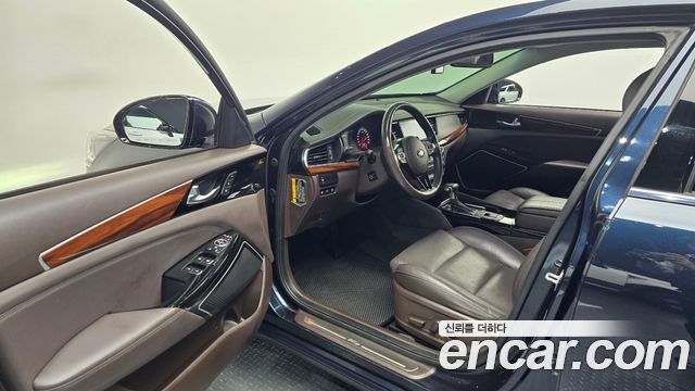 Kia K7 2017 — photo 11