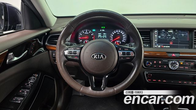 Kia K7 2017 — photo 13