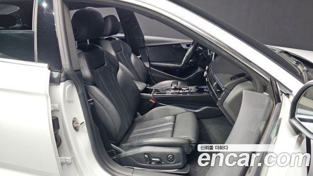 Audi A5 2019 — photo 17