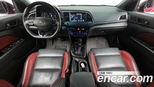 Hyundai AVANTE 2018 — photo 10