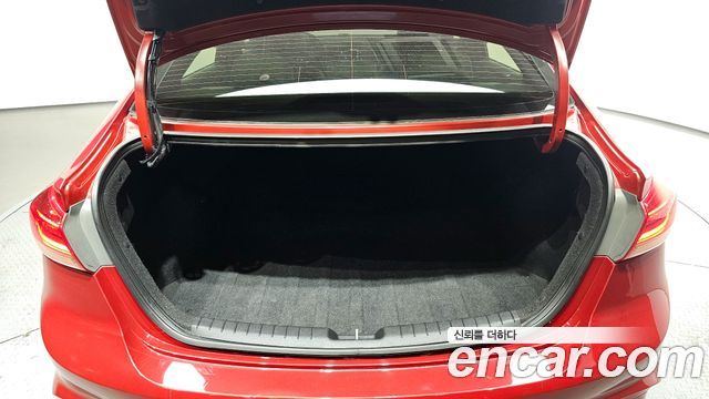 Hyundai AVANTE 2018 — photo 26