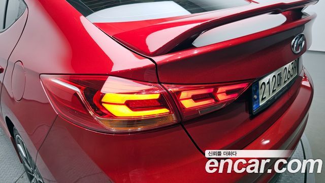 Hyundai AVANTE 2018 — photo 9