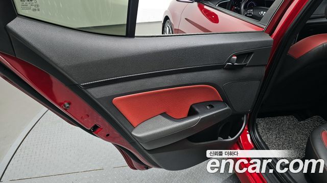 Hyundai AVANTE 2018 — photo 15