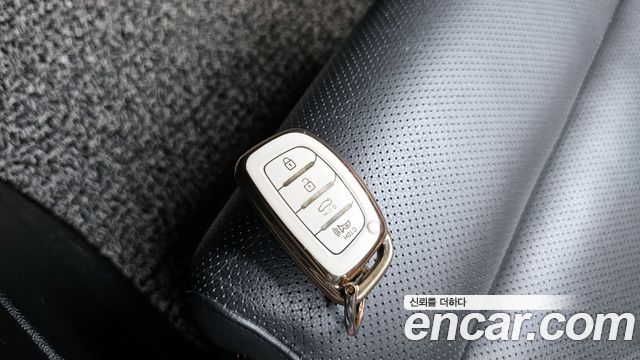 Hyundai AVANTE 2018 — photo 16