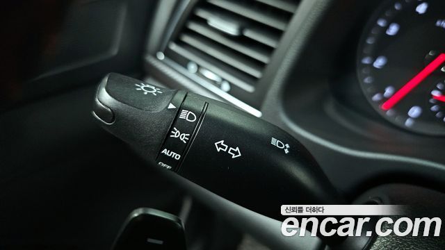 Hyundai AVANTE 2018 — photo 30