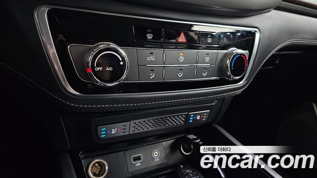 KG Mobility Rexton 2018 — photo 23