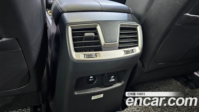 KG Mobility Rexton 2018 — photo 29