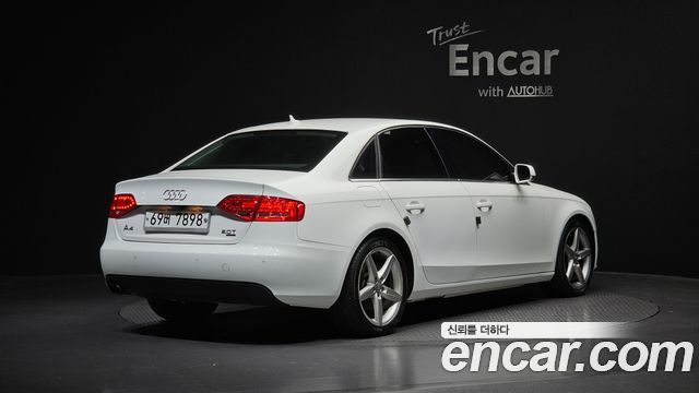 Audi A4 2012 — photo 2