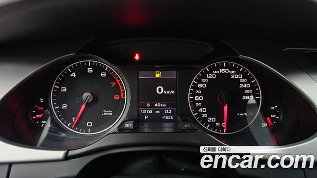 Audi A4 2012 — photo 8