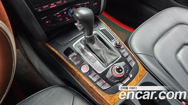Audi A4 2012 — photo 9