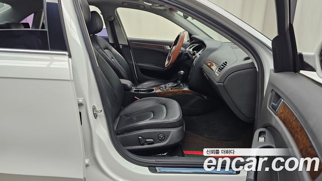 Audi A4 2012 — photo 11