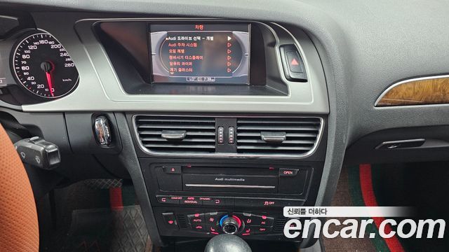 Audi A4 2012 — photo 16