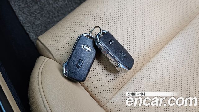 Kia K7 2020 — photo 28