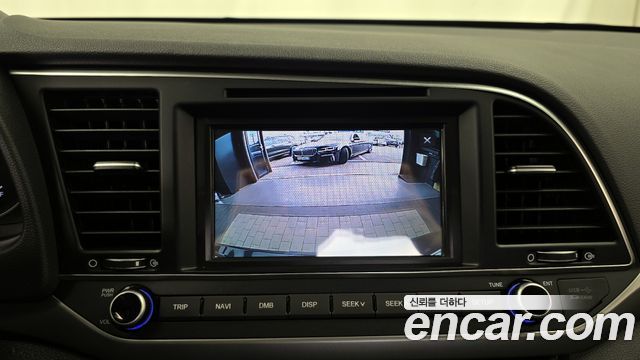 Hyundai AVANTE 2016 — photo 21