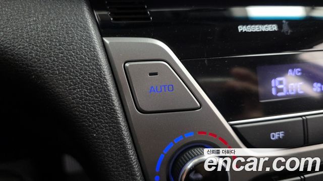 Hyundai AVANTE 2016 — photo 23