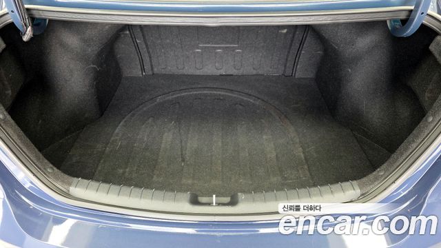 Hyundai AVANTE 2016 — photo 26