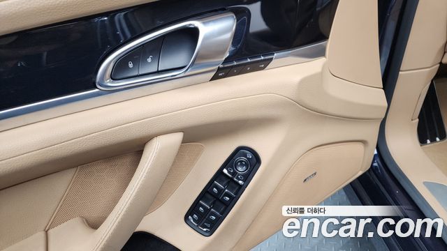 Porsche Panamera 2016 — photo 35