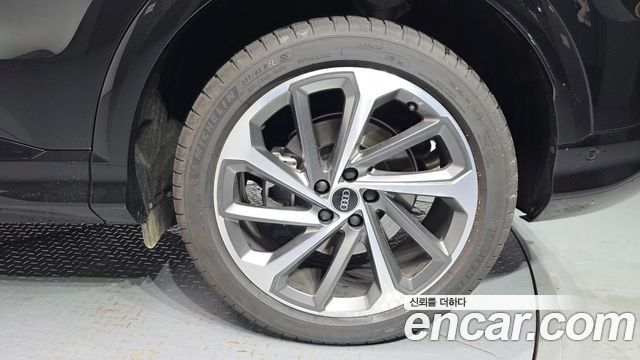 Audi Q5 2025 — photo 7