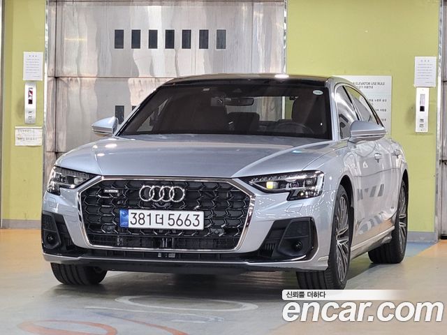 Audi A8 2023 — photo 1