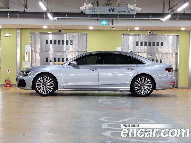 Audi A8 2023 — photo 2