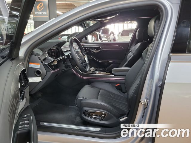 Audi A8 2023 — photo 10