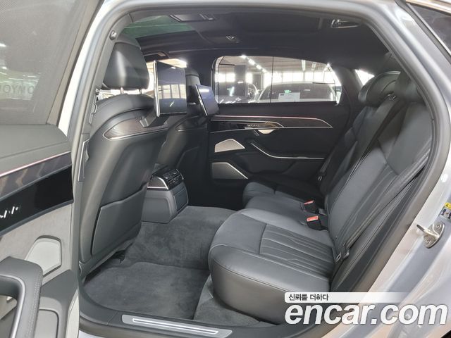 Audi A8 2023 — photo 11