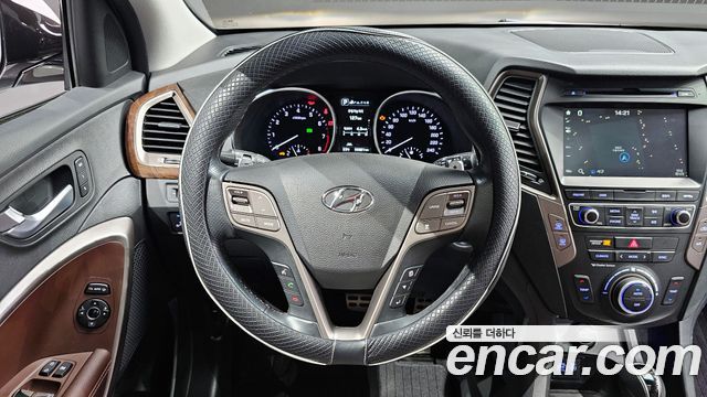 Hyundai Santafe 2018 — photo 15