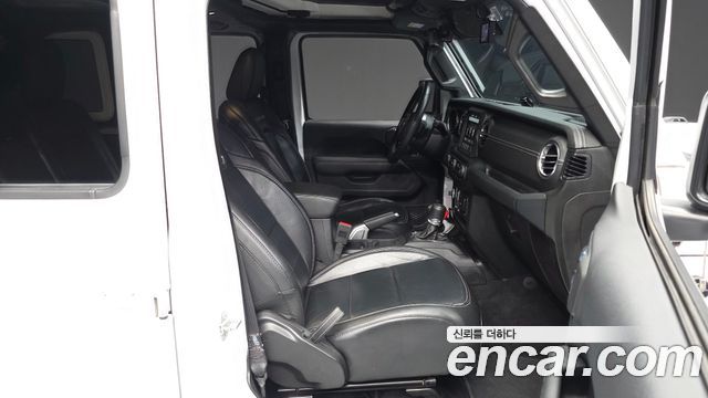 Jeep Wrangler 2019 — photo 11