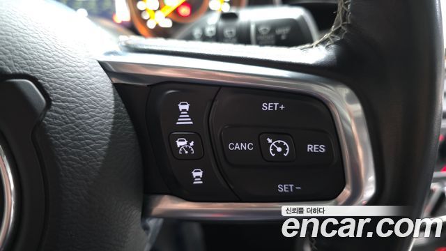 Jeep Wrangler 2019 — photo 18