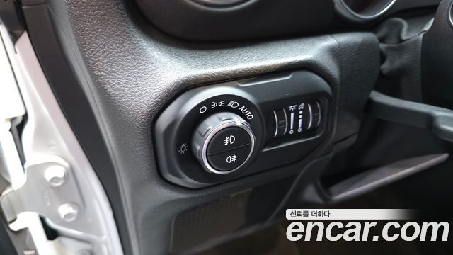Jeep Wrangler 2019 — photo 19