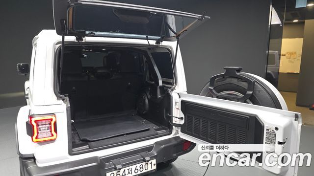 Jeep Wrangler 2019 — photo 20