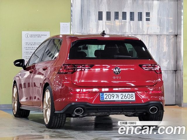 Volkswagen Golf 2023 — photo 5