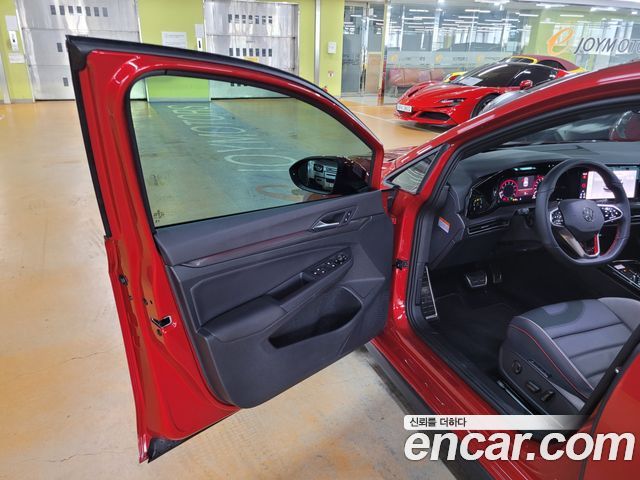 Volkswagen Golf 2023 — photo 9