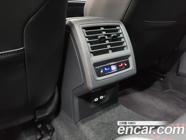 Volkswagen Golf 2023 — photo 17