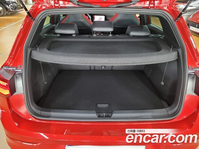 Volkswagen Golf 2023 — photo 18