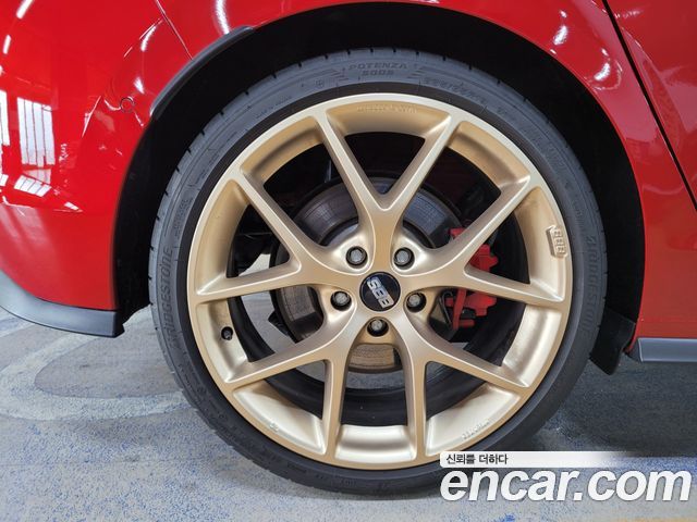 Volkswagen Golf 2023 — photo 20
