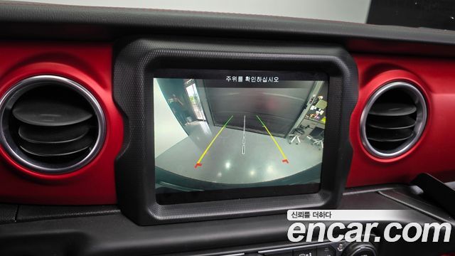 Jeep Wrangler 2019 — photo 15